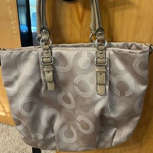 Vintage Coach gold like new smoke & pet free home